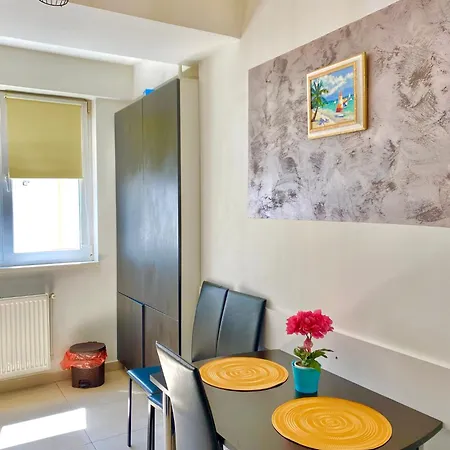 Апартаменты Acqua Vista 80 Summerland *